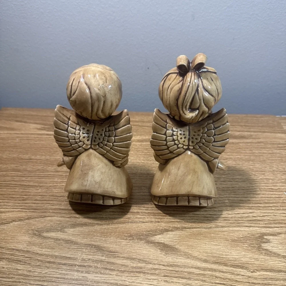 VTG 2 Kissing Boy & Girl Angels Glazed Ceramic Handcrafted Figurine Decor Whimsy